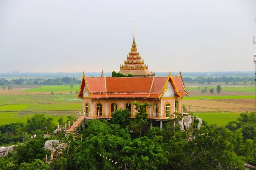 Pee Homestay Lopburi Ban Tha Krayang エクステリア 写真