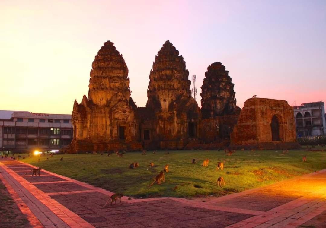 Pee Homestay Lopburi Ban Tha Krayang エクステリア 写真