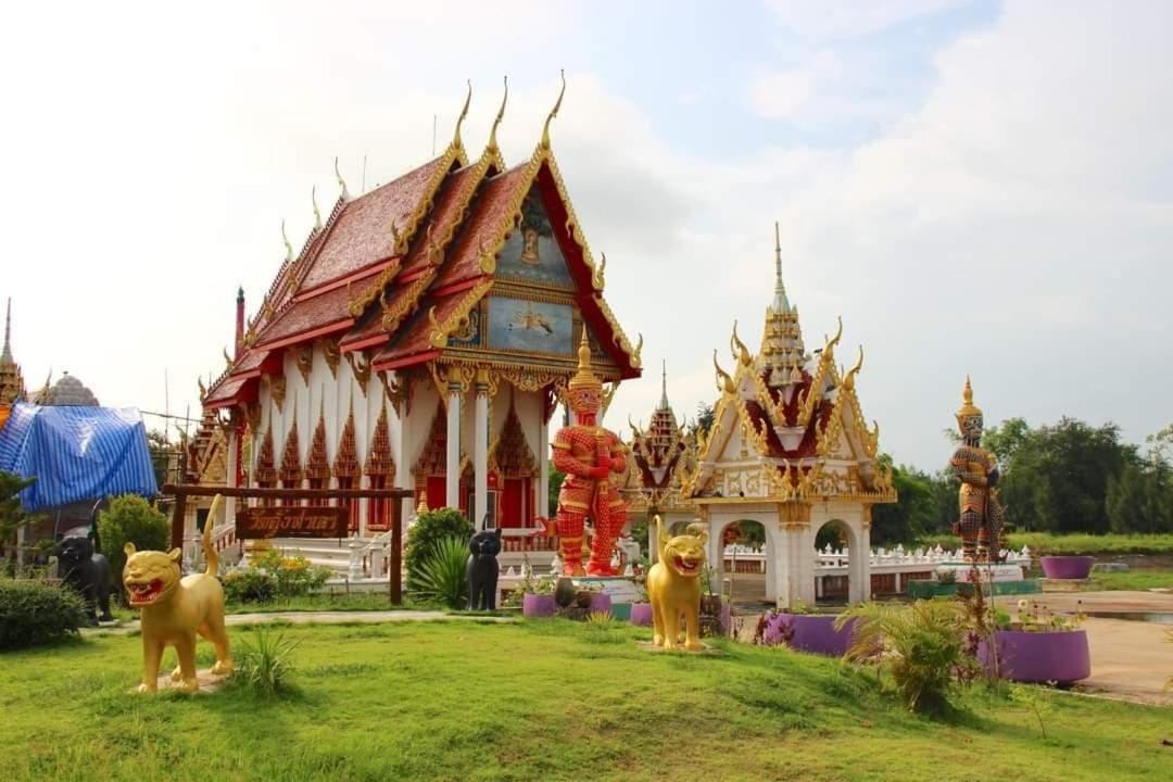 Pee Homestay Lopburi Ban Tha Krayang エクステリア 写真