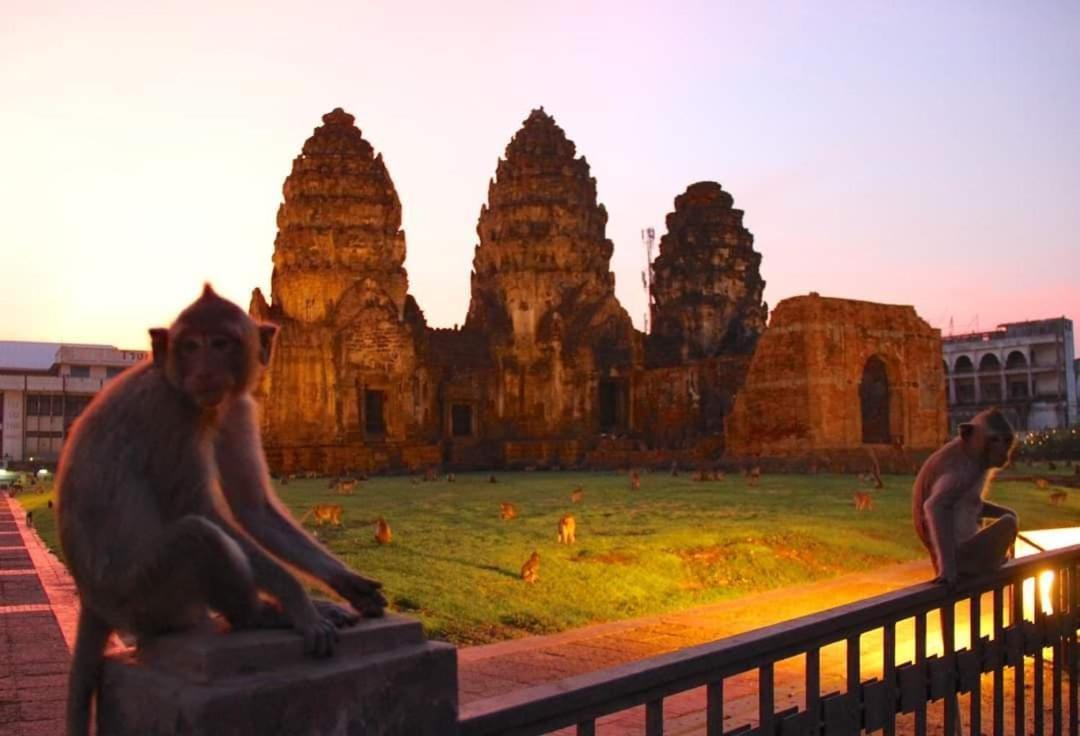 Pee Homestay Lopburi Ban Tha Krayang エクステリア 写真