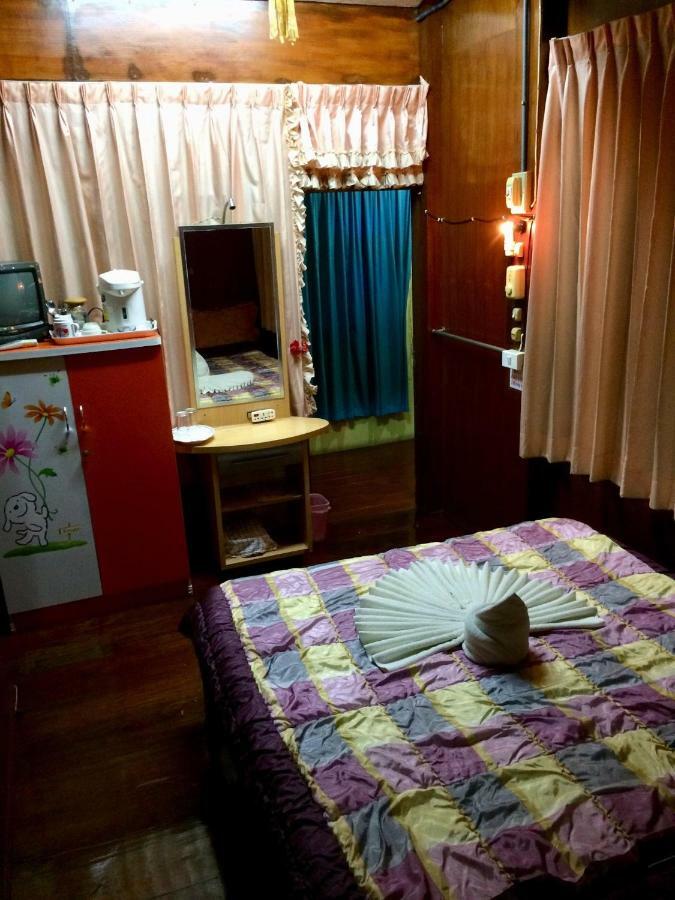 Pee Homestay Lopburi Ban Tha Krayang エクステリア 写真