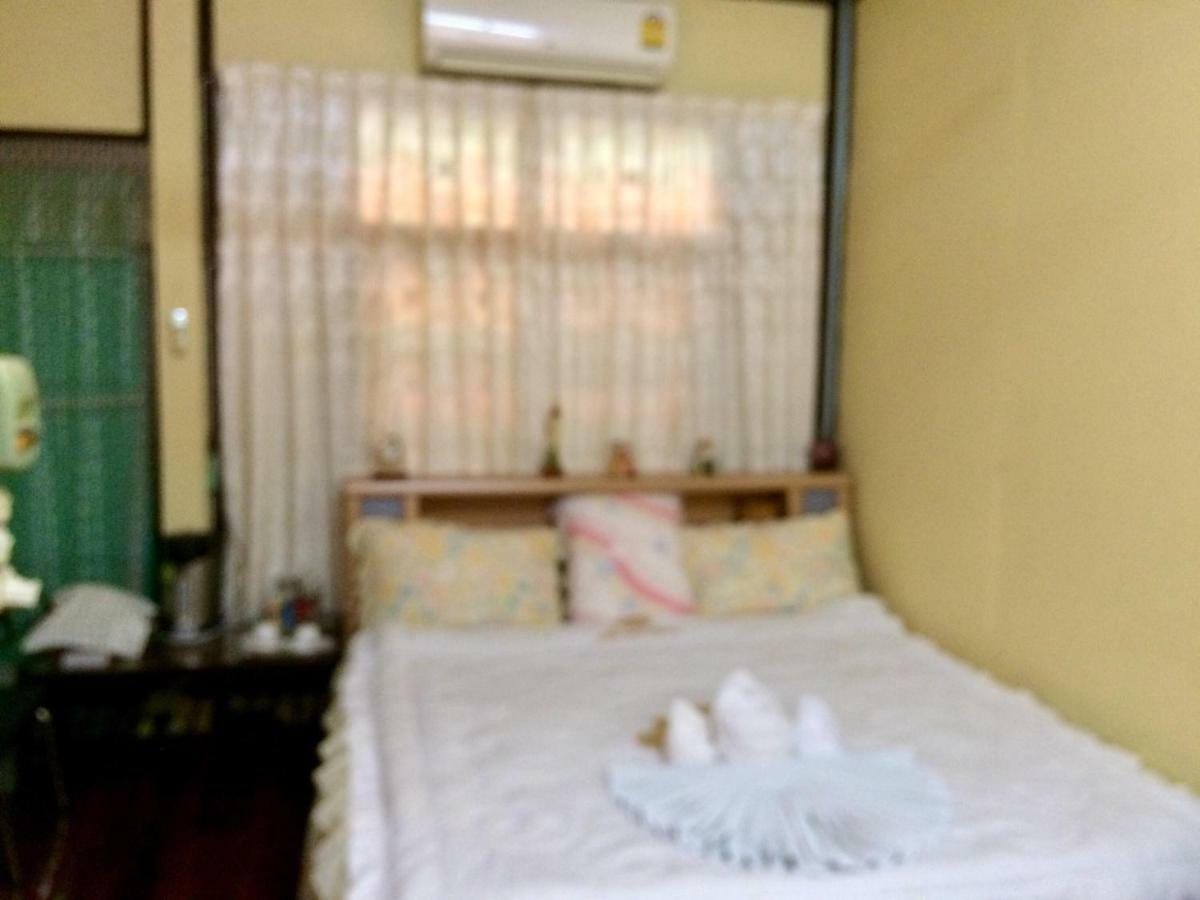 Pee Homestay Lopburi Ban Tha Krayang エクステリア 写真