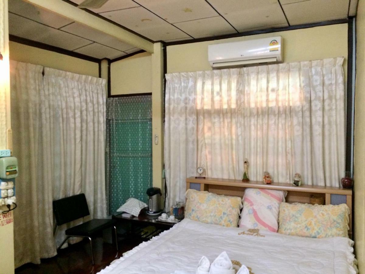 Pee Homestay Lopburi Ban Tha Krayang エクステリア 写真