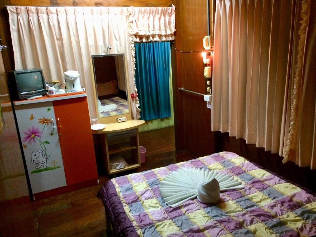 Pee Homestay Lopburi Ban Tha Krayang エクステリア 写真